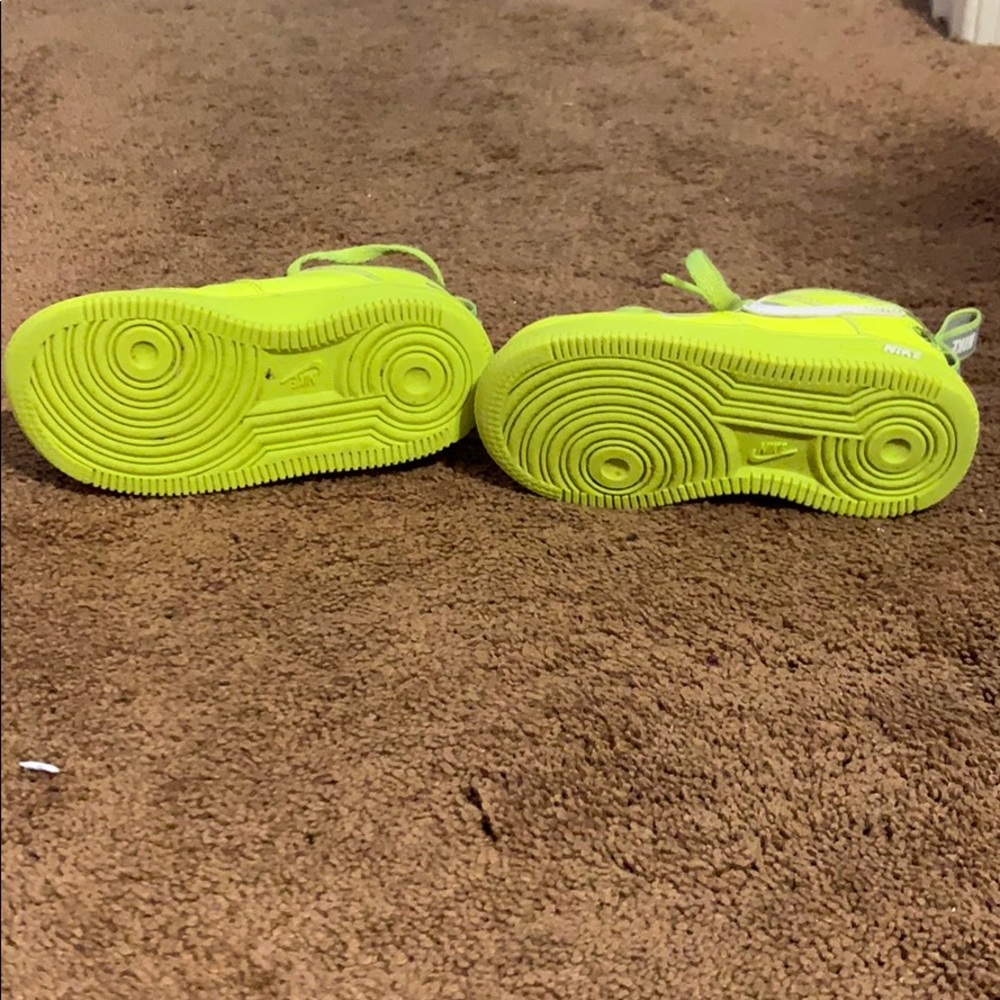 Shoes - Picture 4 of 5